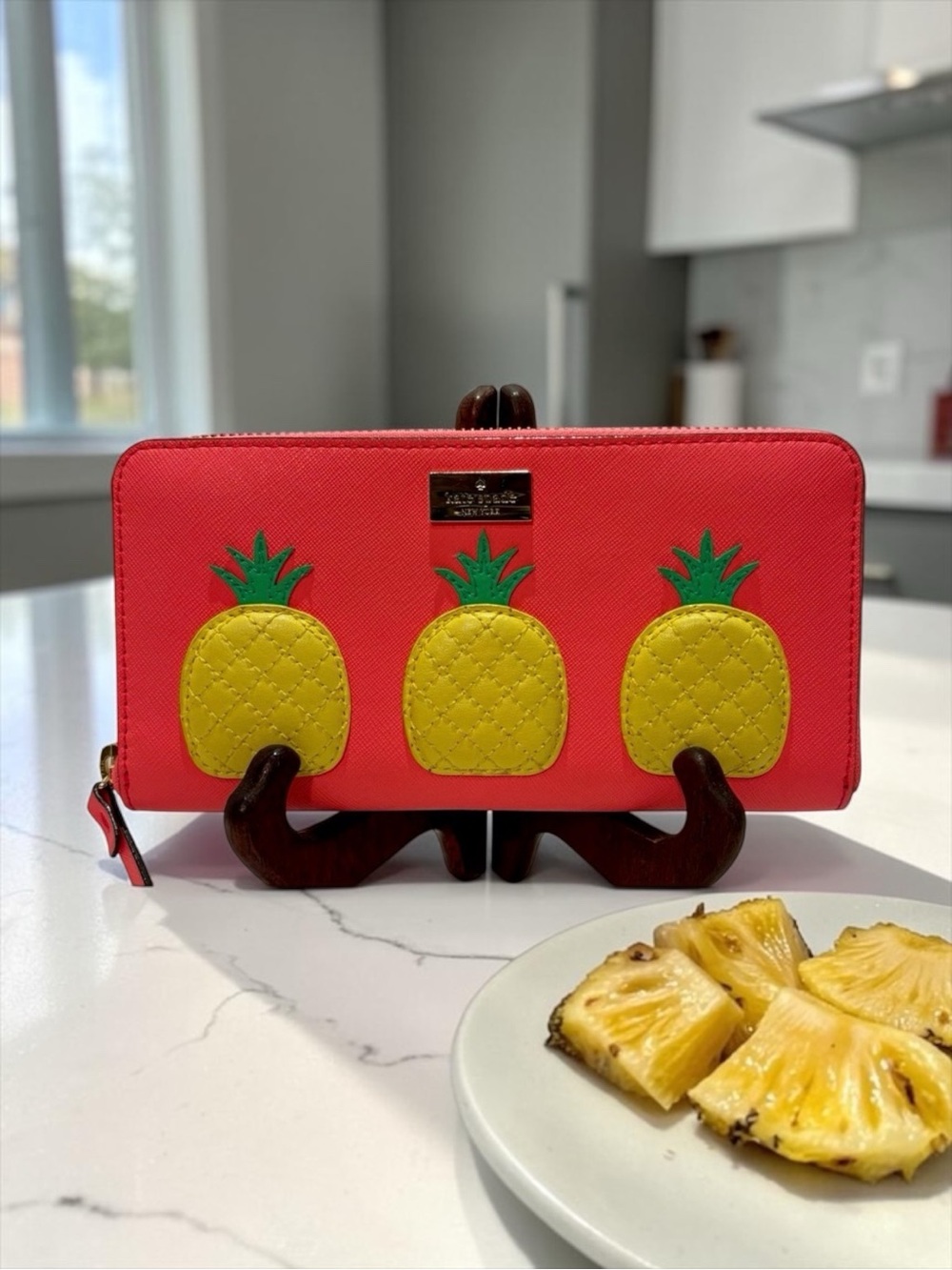 Kate Spade "How Refreshing" Neda Pineapple Zip Around Wallet - Rare!